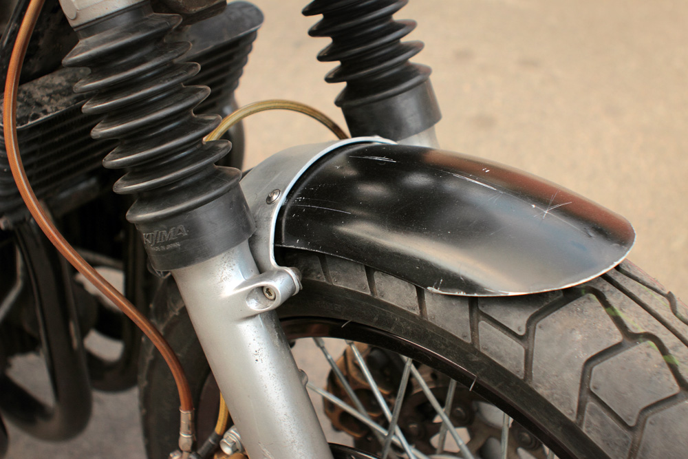 Seven Fifty cafe-racer. Tail tube and front fender ...
