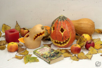 Gazzz Garage Halloween with pumpkins and jack-o'-lantern