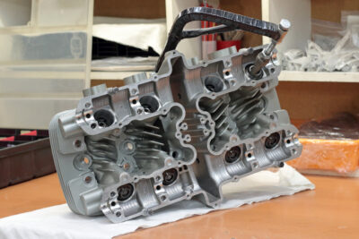 Kawasaki KZ650 (KZ750) cylinder head assembling