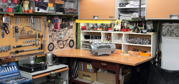 Workbench for motorcycle engine assembling