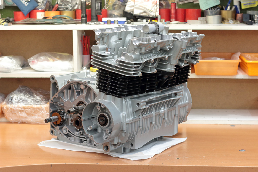 Kawasaki KZ650: engine assembling